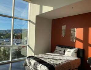 Strykjärn/strykbräda, gratis wi-fi och sängkläder