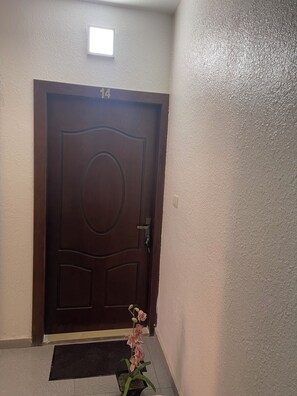 Interior - Exquisite 2-bedroom 5 min to Al-Kalouty Mosque in Al Rabieh Amman with AC, Wi-Fi (Amman)