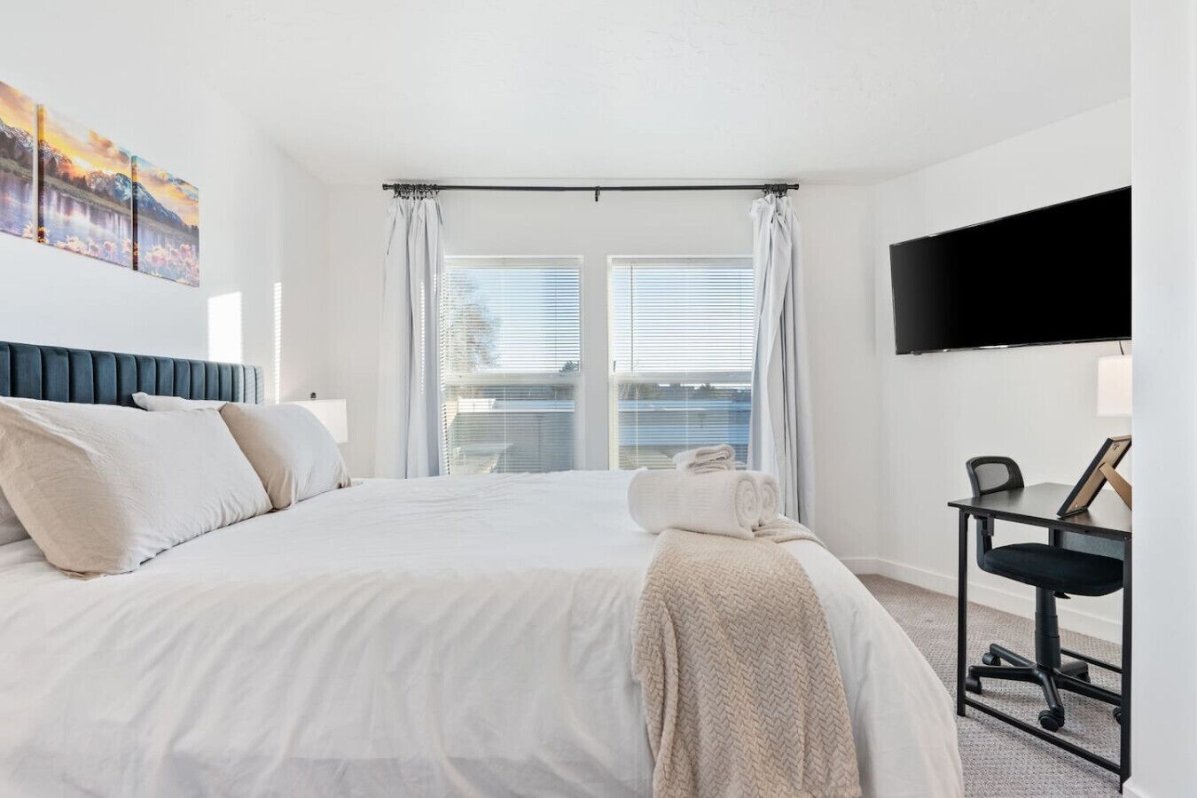 3 多间卧室、免费 WiFi、床单