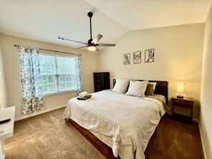 3 Schlafzimmer, Schreibtisch, Bügeleisen/Bügelbrett, kostenloses WLAN