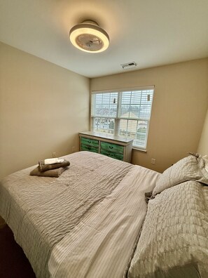 3 Schlafzimmer, Schreibtisch, Bügeleisen/Bügelbrett, kostenloses WLAN