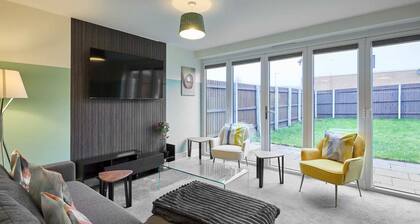 Host Stay Chippenham Close