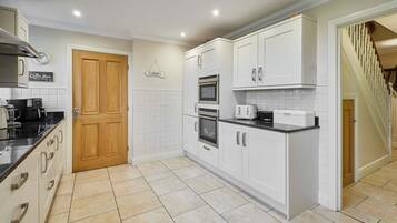 Ház | 4 hálószoba és íróasztal