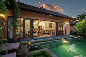 Outdoor pool - Genie Private Villa by Travellink Bali (Ubud)