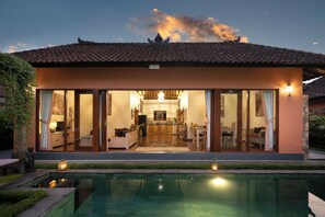Outdoor pool - Genie Private Villa by Travellink Bali (Ubud)