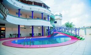 Piscine extérieure