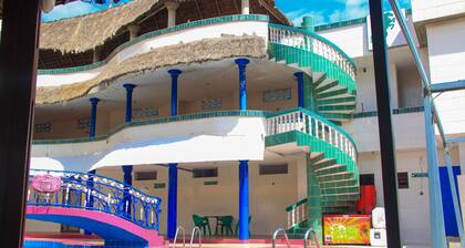 New green Horse Hotel