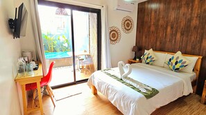 Kamar Quadruple Standar, pemandangan kolam renang | Meja kerja, Wi-Fi gratis, dan seprai linen