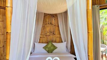 1 bedroom, desk, free WiFi, bed sheets