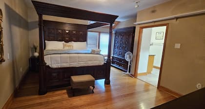 Amazing Retreat and scenic view - 13 bedrooms, spa, fitness and event room.