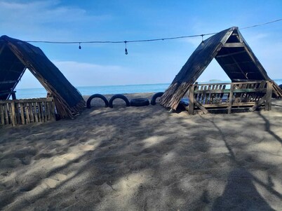 Charming 3-bedroom house near beach