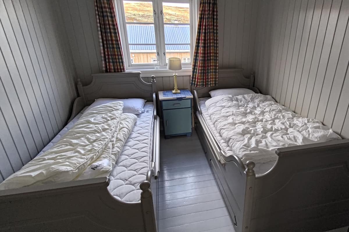 Pillowtop beds, free WiFi