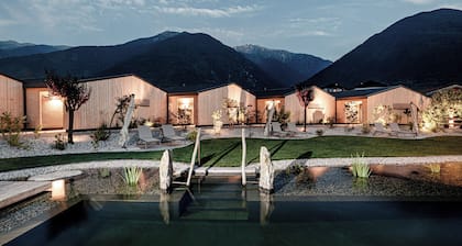 Amolaris Garden Loges & Guesthouse