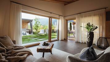 Stuga Design - utsikt mot bergen | Vardagsrum | Tv