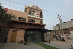 الإطلالة من المنشأة