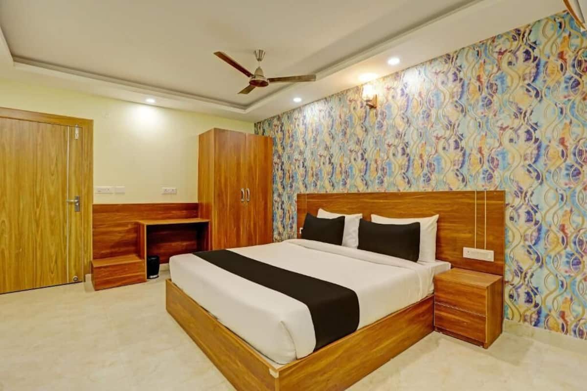 Luxury Double or Twin Room, Balcony | Desk, free WiFi