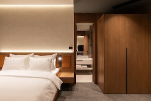 Deluxe Double Room, City View