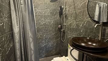 Twin Bed Room (No. 885) | Bathroom | Shower, free toiletries, hair dryer, towels