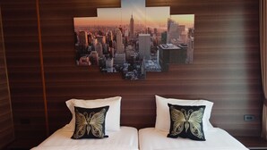 Twin Bed Room (No. 882) | Blendingsgardiner og wi-fi (inkludert)