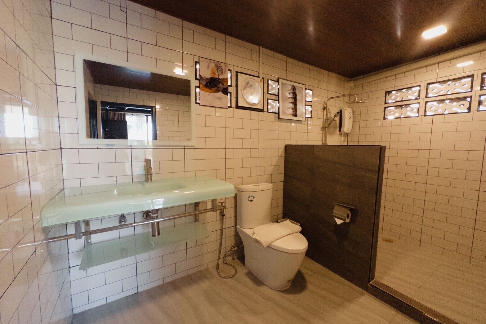 Twin Bed Room (No. 882) | Bathroom | Shower, free toiletries, hair dryer, towels