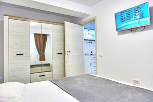 1 habitación, decoración personalizada y muebles diferentes 