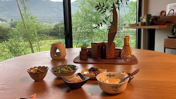 Dagelijks Japans ontbijt inbegrepen