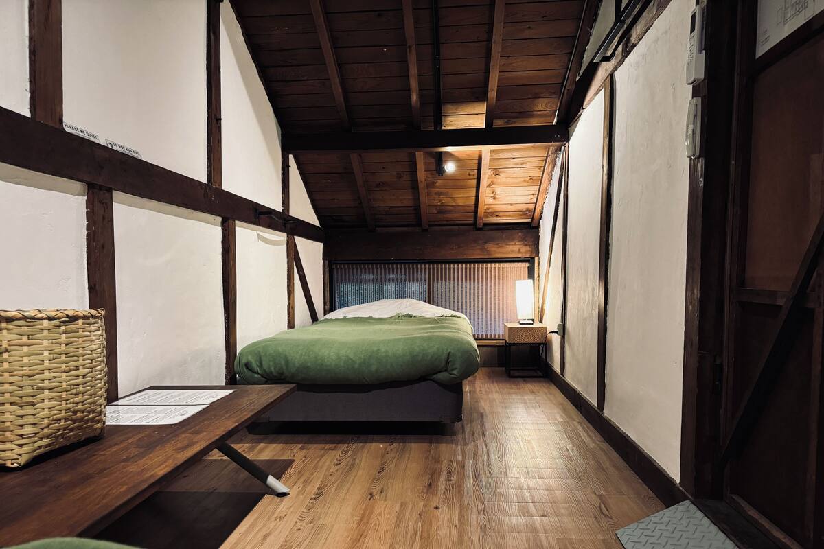 Comfort Twin Room, Mountain View | In-room safe, blackout drapes, iron/ironing board, free WiFi