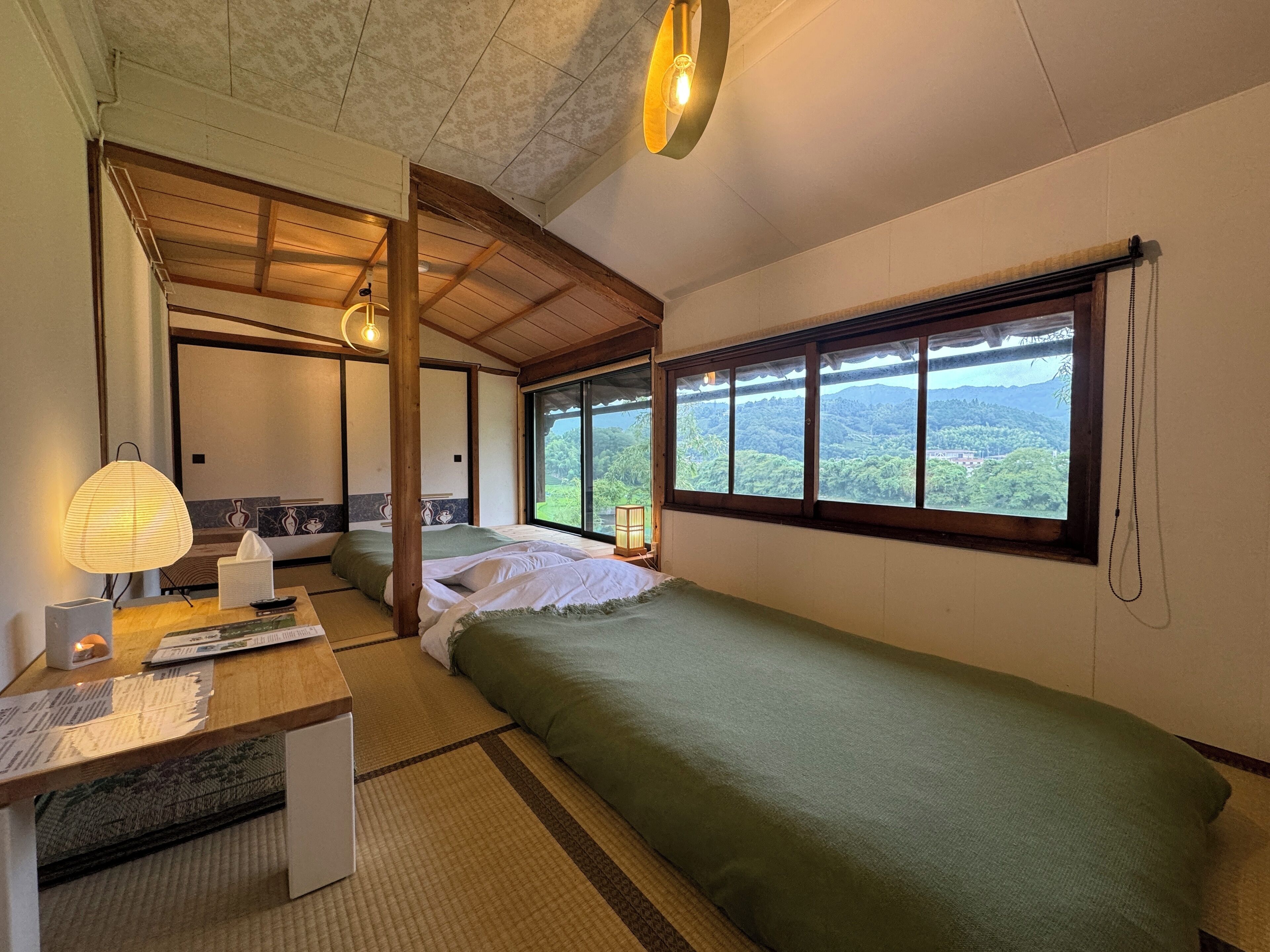 Tomannsrom – superior, fjellutsikt | Safe på rommet, blendingsgardiner og strykejern/-brett