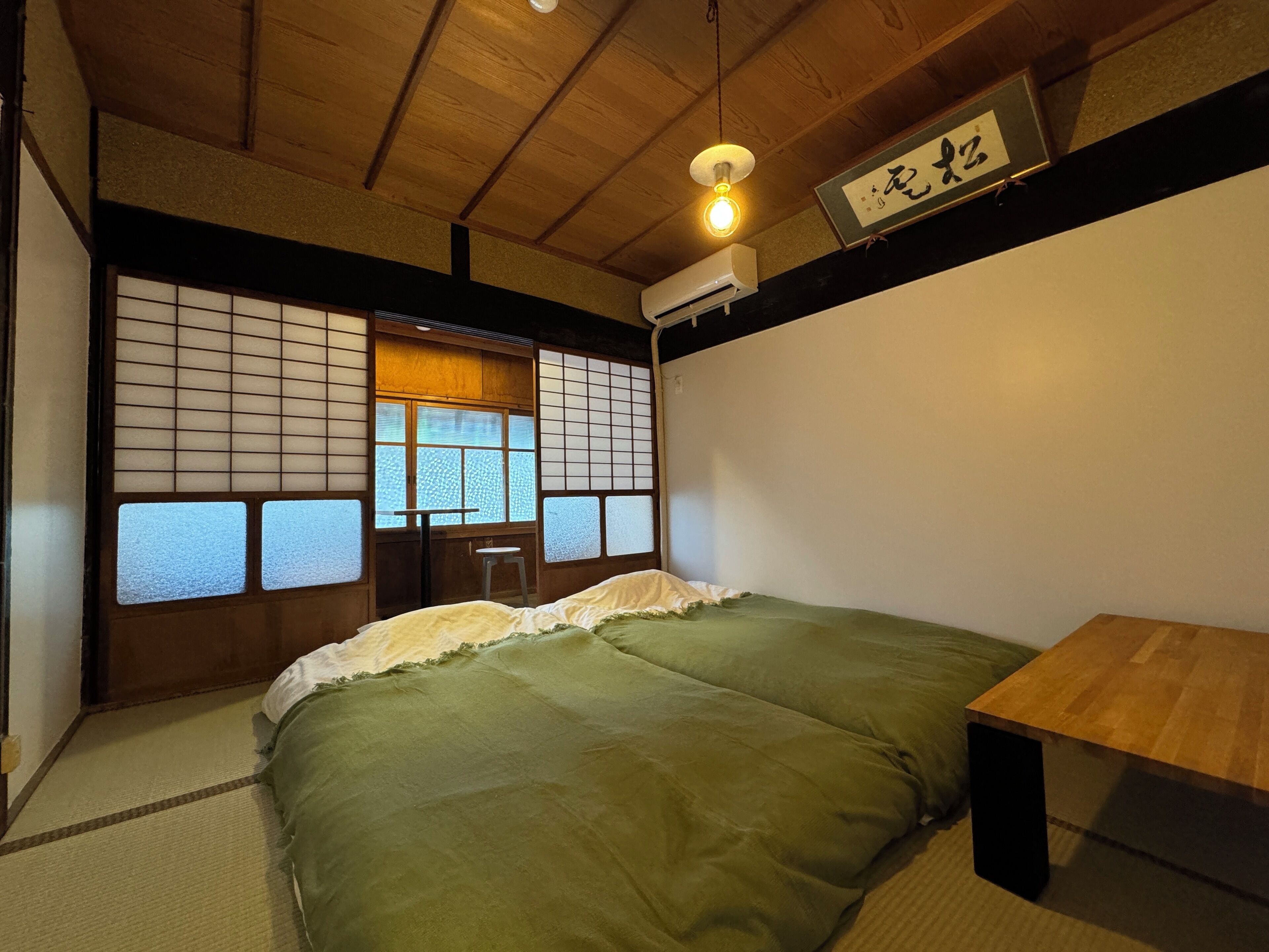 Dobbelt- eller tomannsrom – standard, hageutsikt | Safe på rommet, blendingsgardiner og strykejern/-brett