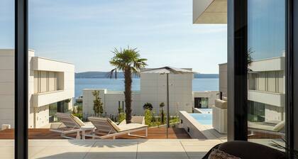 Grand Villa - Modern 5-bedroom villa directly on Adriatic Coast