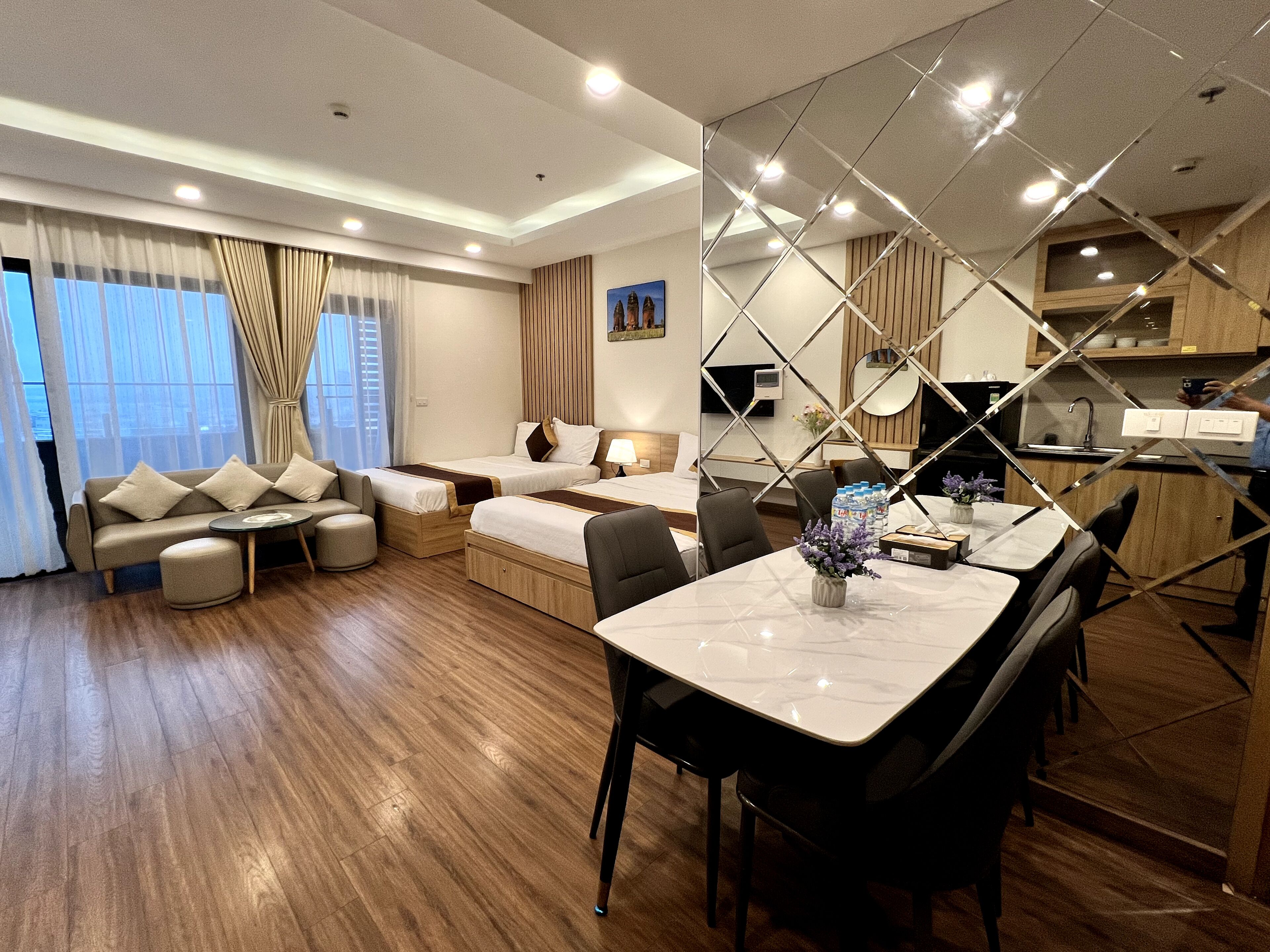 Luxury Apartment, Beach View (20-17) | Living area | Smart TV