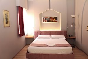Deluxe Double Room | Desk, iron/ironing board, free WiFi - Theranda Boutique Hotel (Tirana)