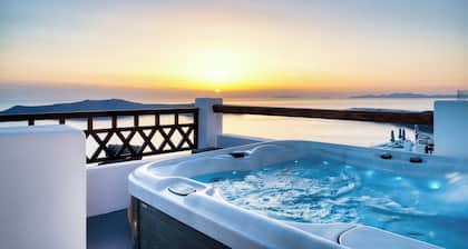 Jacuzzi Suite Sunset Sea View on Caldera of Imerovigli, Santorini "Ducato Dream"