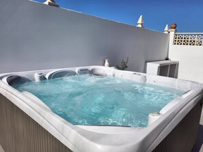 Outdoor spa tub - BAYUYO VIEW (Corralejo)