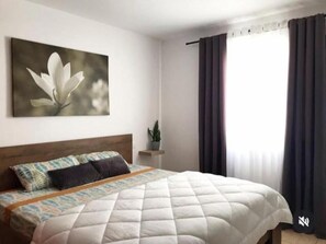 2 多间卧室、办公桌、熨斗/熨衣板、WiFi