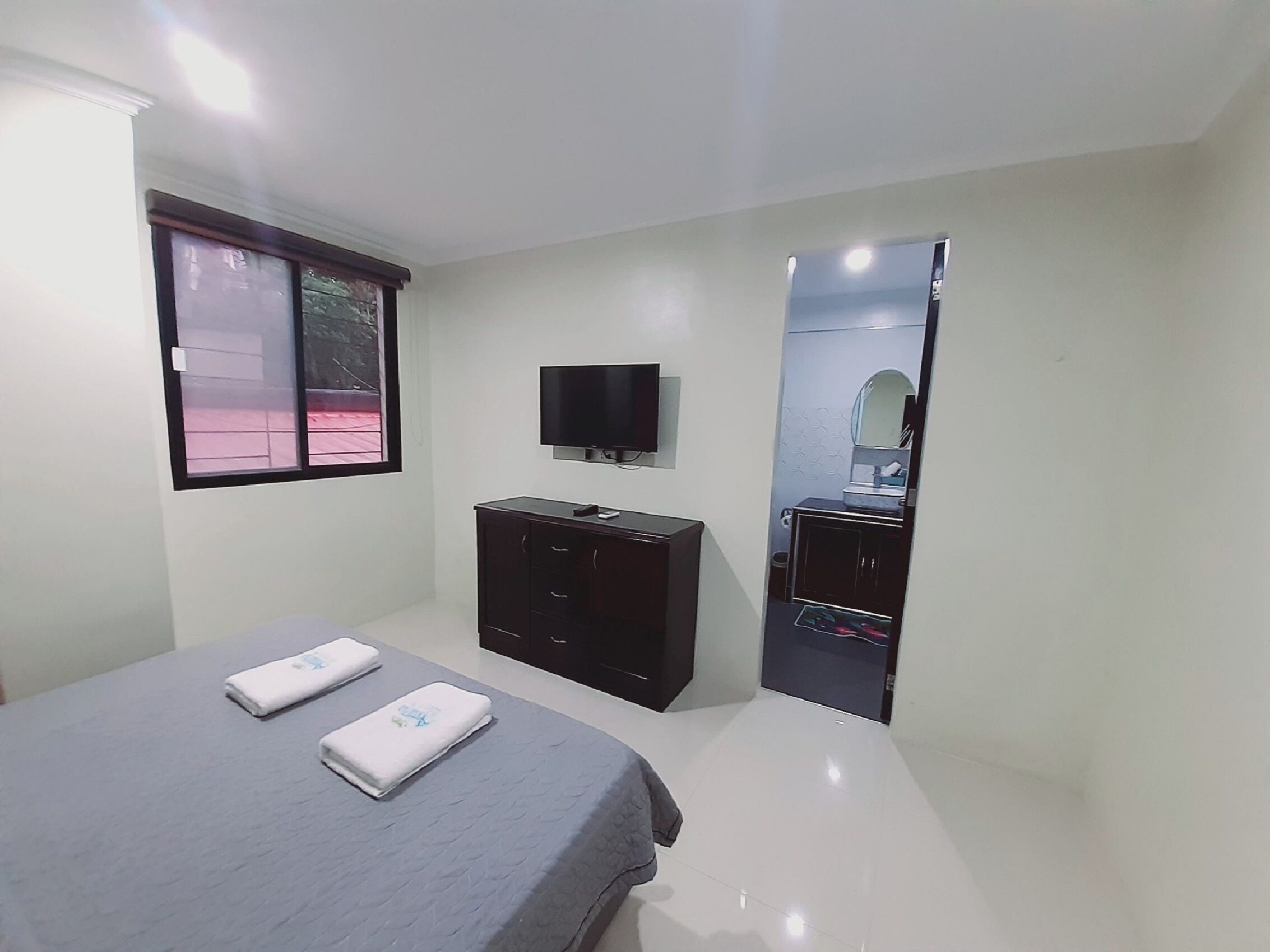 2 habitaciones, escritorio, wifi gratis y ropa de cama 