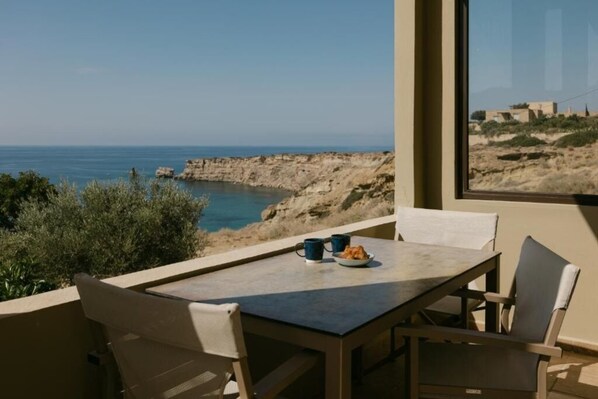Outdoor dining - Greco Levantes Villas (Rethimno)