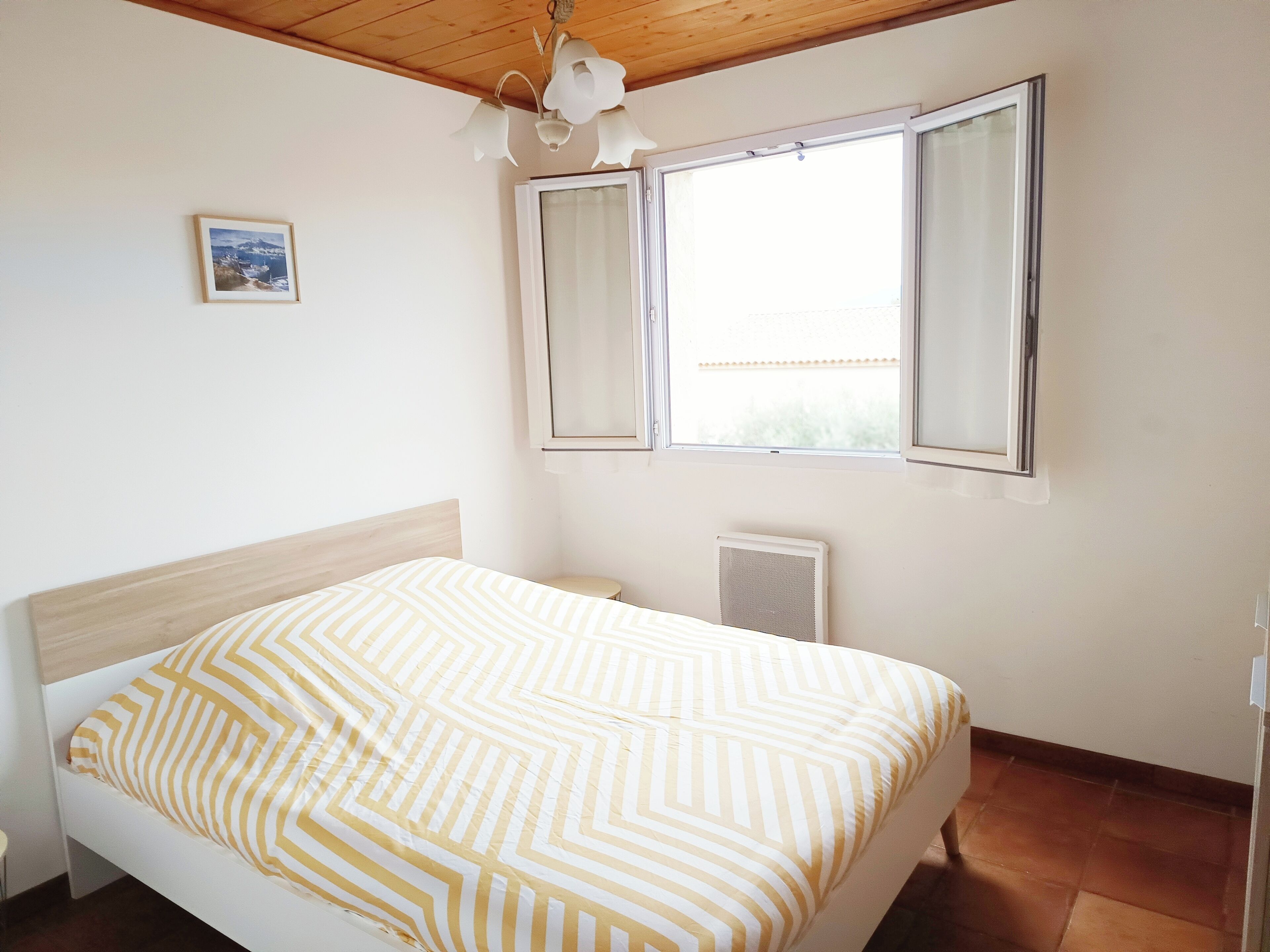 4 bedrooms, iron/ironing board, WiFi