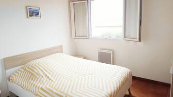 4 slaapkamers, een strijkplank/strijkijzer, wifi