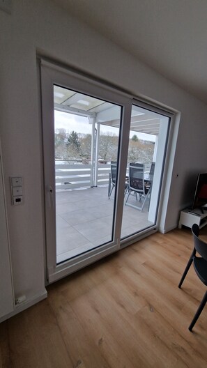 Interior - Modern, newly built vacation apartment with large covered balcony and view (Wilnsdorf)