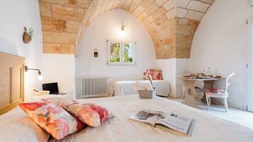 1 camera, una scrivania, Wi-Fi gratuito, lenzuola