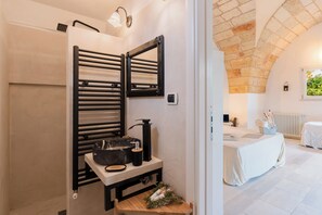 1 chambre, bureau, Wi-Fi gratuit, draps fournis