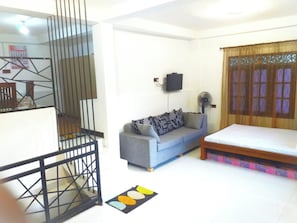 Living room - Stunning 2-storey Villa in Kudaoya, Hatton - Perfect Retreat for Golf Lovers (Hatton)