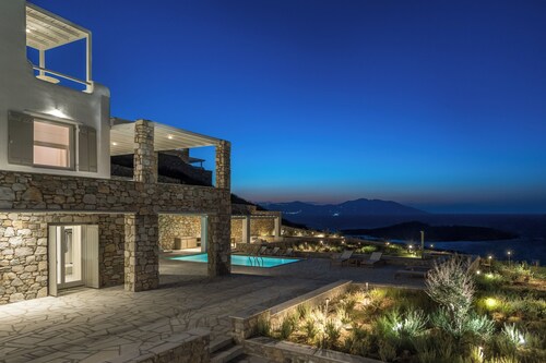 Esti Villa Verbena - Executive Luxury Villa