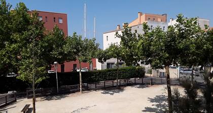 6-person apartment with air conditioning and private parking