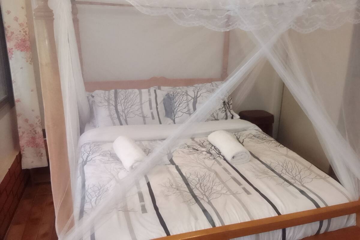 Ropa de cama de alta calidad, cubrecamas y colchones con efecto memoria 