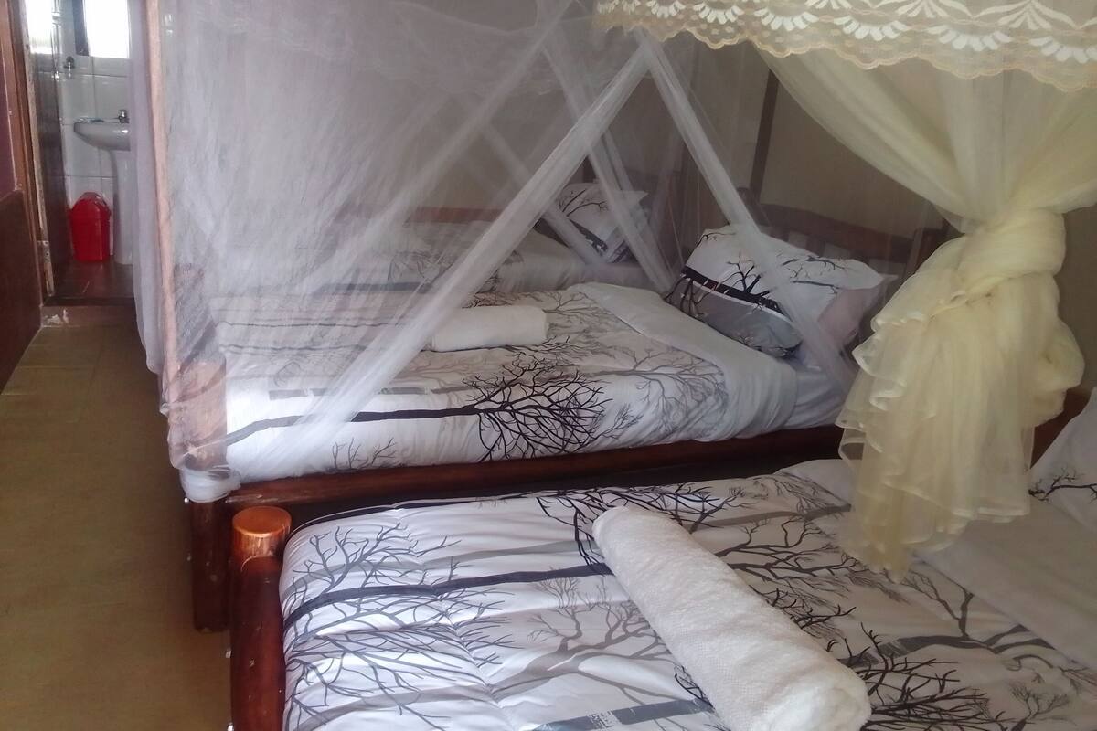 Ropa de cama de alta calidad, cubrecamas y colchones con efecto memoria 