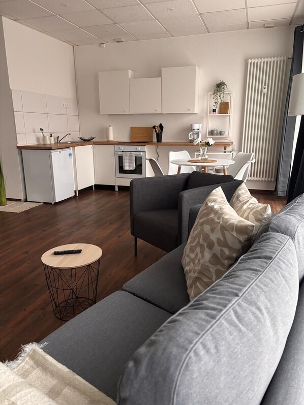 Smart TV, books - Cozy apartment with kitchen and good transport connections (Spremberg)