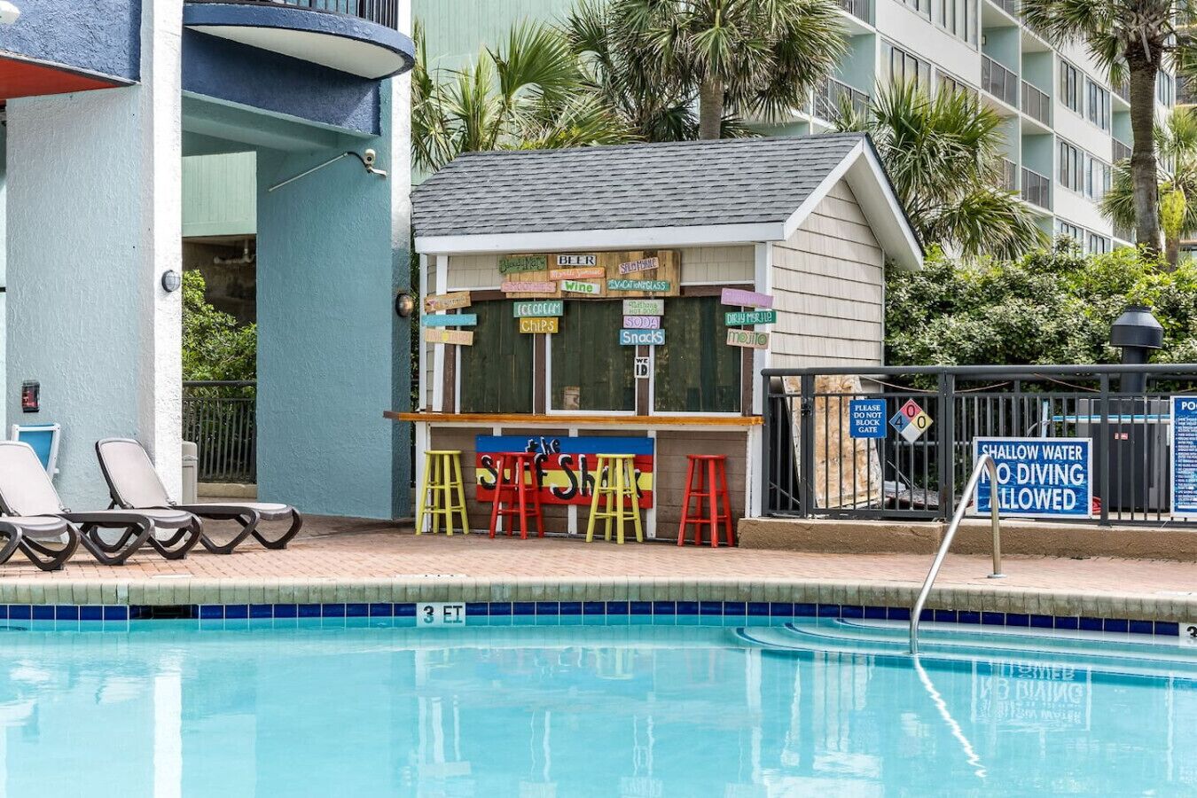 Alberca techada y alberca climatizada