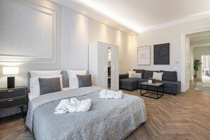 4 habitaciones, escritorio, tabla de planchar con plancha y wifi 